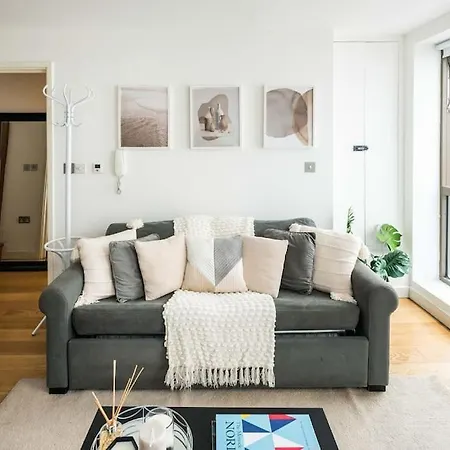 Villa Prime Location Mews!